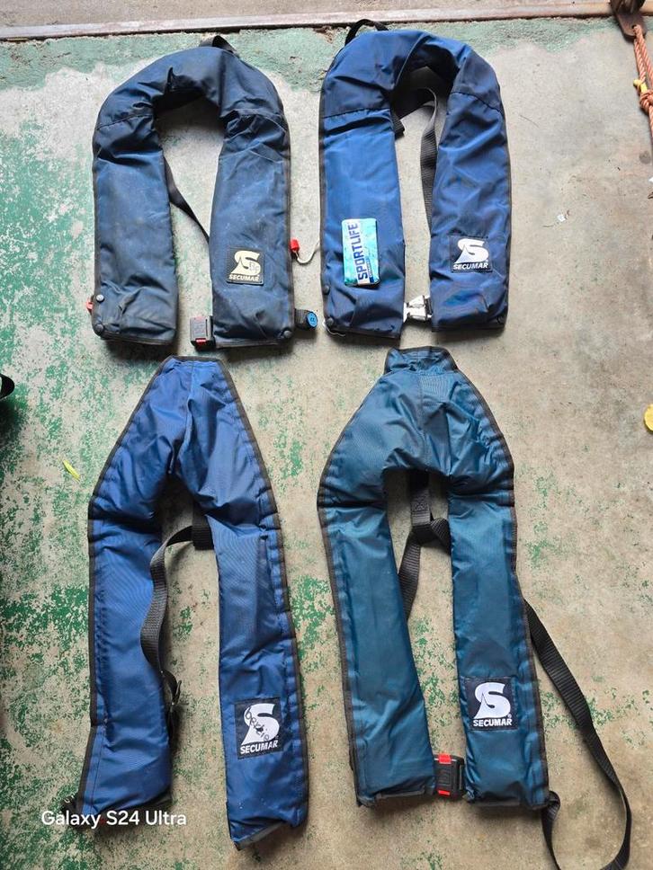 4x Zelfopblaasbare reddingsvesten - Secumar & Sportlife, Watersport en Boten, Accessoires en Onderhoud, Gebruikt, Overige typen