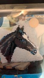 Groot kussenpakket knopen smyrna wol, Hobby en Vrije tijd, Ophalen of Verzenden, Breien of Haken, Wol of Garen