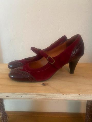 Bordeauxrode hakschoentjes met bandje en gesp mt 37/38 beschikbaar voor biedingen