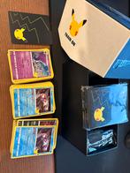 Pokemon Celebrations ETB met stapel holo’s, Hobby en Vrije tijd, Verzamelkaartspellen | Pokémon, Ophalen of Verzenden, Zo goed als nieuw