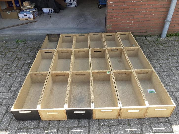 18 stevige kisten boeken boekenmarkt eco green hout, Boeken, Overige Boeken, Zo goed als nieuw, Ophalen