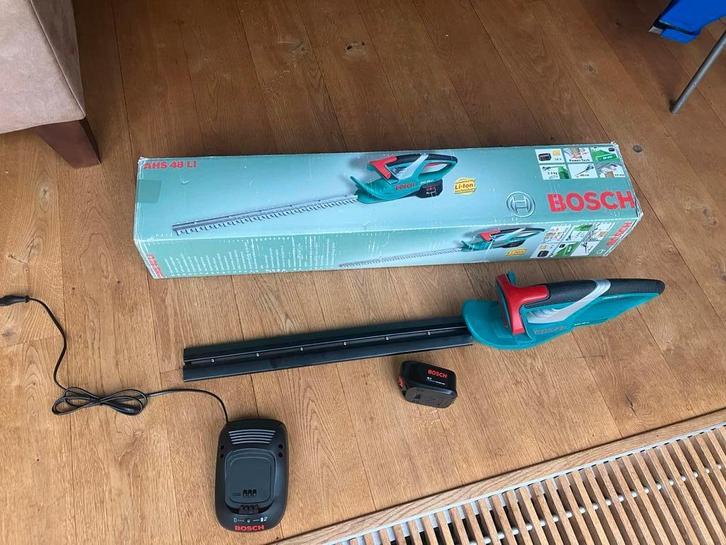 Bosch Accu Heggenschaar AHS 48 compleet met Accu en lader, Tuin en Terras, Heggenscharen, Zo goed als nieuw, Accu, Ophalen of Verzenden