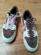 Nike Air Jordan 1 Low x Travis Scott Dark Pony Pink, Ophalen of Verzenden, Nieuw, Jongen of Meisje, Schoenen