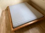 Houten bed IKEA (Hagali) + matras 160x200 - weinig gebruikt, Huis en Inrichting, Slaapkamer | Bedden, 160 cm, Zo goed als nieuw