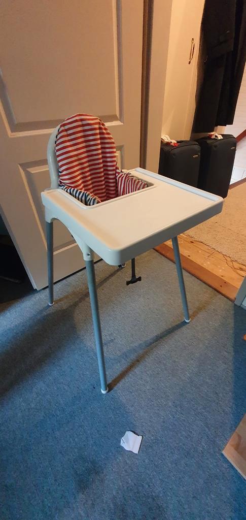 Ikea stabiele kinderstoel + stoelverkleiner, Kinderen en Baby's, Kinderstoelen, Gebruikt, Overige typen, Stoelverkleiner, Ophalen