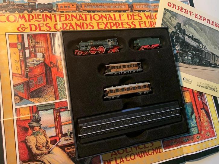 Atlas Minitrains Orient-Express (inclusief boekje), Hobby en Vrije tijd, Modeltreinen | H0, Zo goed als nieuw, Locomotief, Gelijkstroom