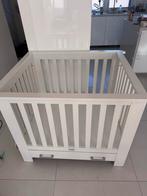 Witte box met lade. Gebruikt, maar in goede staat., Kinderen en Baby's, Boxen, Ophalen of Verzenden, Gebruikt, Vierkant, Lade