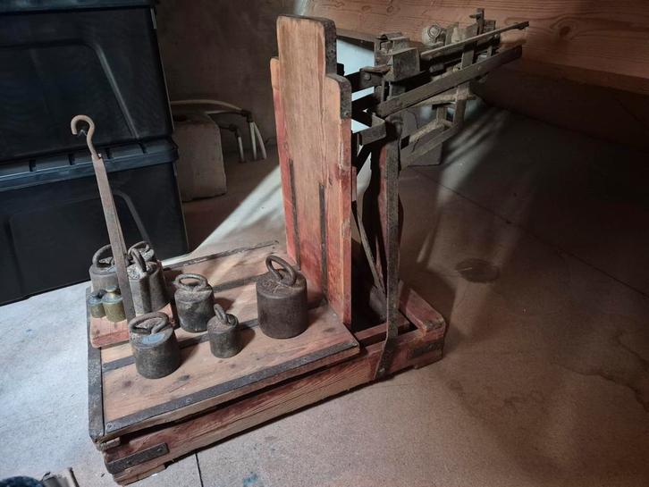 Antieke bascule weegschaal met gewichten, Antiek en Kunst, Antiek | Gereedschap en Instrumenten, Ophalen