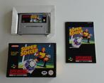 Super Soccer Compleet voor Super Nintendo, Spelcomputers en Games, Games | Nintendo Super NES, Ophalen, 2 spelers, Zo goed als nieuw
