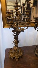 2 antieke grote massief bronzen putty kandelaren, Ophalen