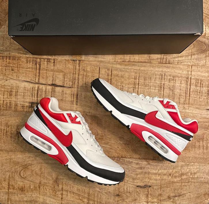 Nike Air Max BW OG Sport Red maat 44 US10, Kleding | Heren, Schoenen, Nieuw, Overige kleuren, Ophalen of Verzenden