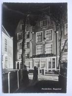 L56 Amsterdam - Begijnhof bij avond - 1957, Verzenden, 1940 tot 1960, Gelopen, Noord-Holland