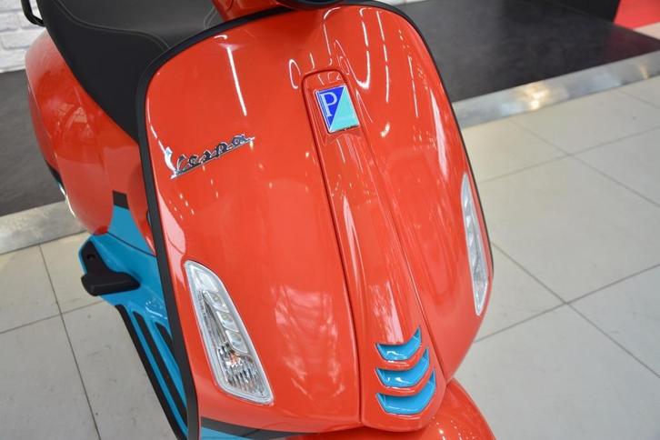 Vespa Color Vibe bijna nieuw staat, Fietsen en Brommers, Scooters | Vespa, Zo goed als nieuw, Overige modellen, Maximaal 45 km/u