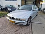BMW 5-serie 523i Executive, Auto's, Achterwielaandrijving, Gebruikt, 2494 cc, Parkeersensor