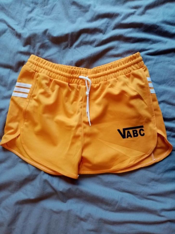 Cool geel sportbroekje maat S, Kleding | Dames, Sportkleding, Nieuw, Overige typen, Maat 36 (S), Geel, Ophalen of Verzenden