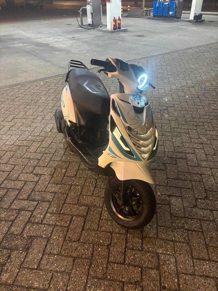 Zip 50cc 2takt, Fietsen en Brommers, Scooters | Piaggio, Zo goed als nieuw, Zip, Tweetakt, Ophalen of Verzenden