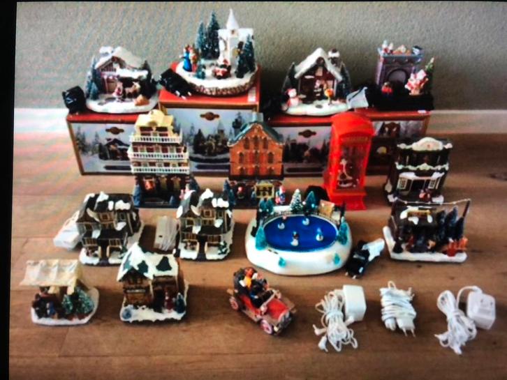 Kerstdorp 15st div lemax luville bomen enz, Verzamelen, Complete verzamelingen en Collecties, Ophalen