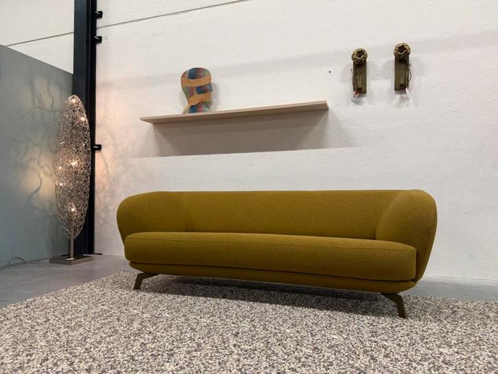 Nieuw Leolux Flint Bank 3 zits Tama Stof Gold Design 218, Huis en Inrichting, Banken | Bankstellen, Nieuw, Rechte bank, Driepersoons