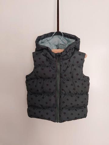 Hema bodywarmer kleur groen maat 92 z.g.a.n.  beschikbaar voor biedingen