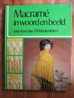 Macramé in woord en beeld Barbara Pegg, Boeken, Ophalen of Verzenden, Barbara Pegg, Zo goed als nieuw, Overige onderwerpen