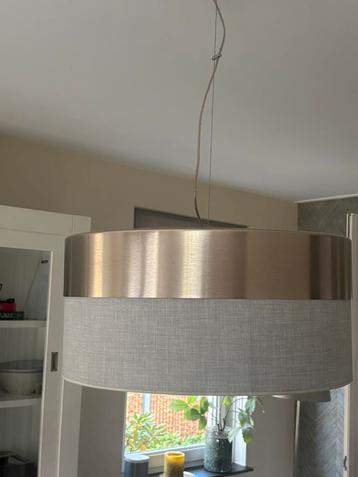Twee mooie hanglampen beschikbaar voor biedingen