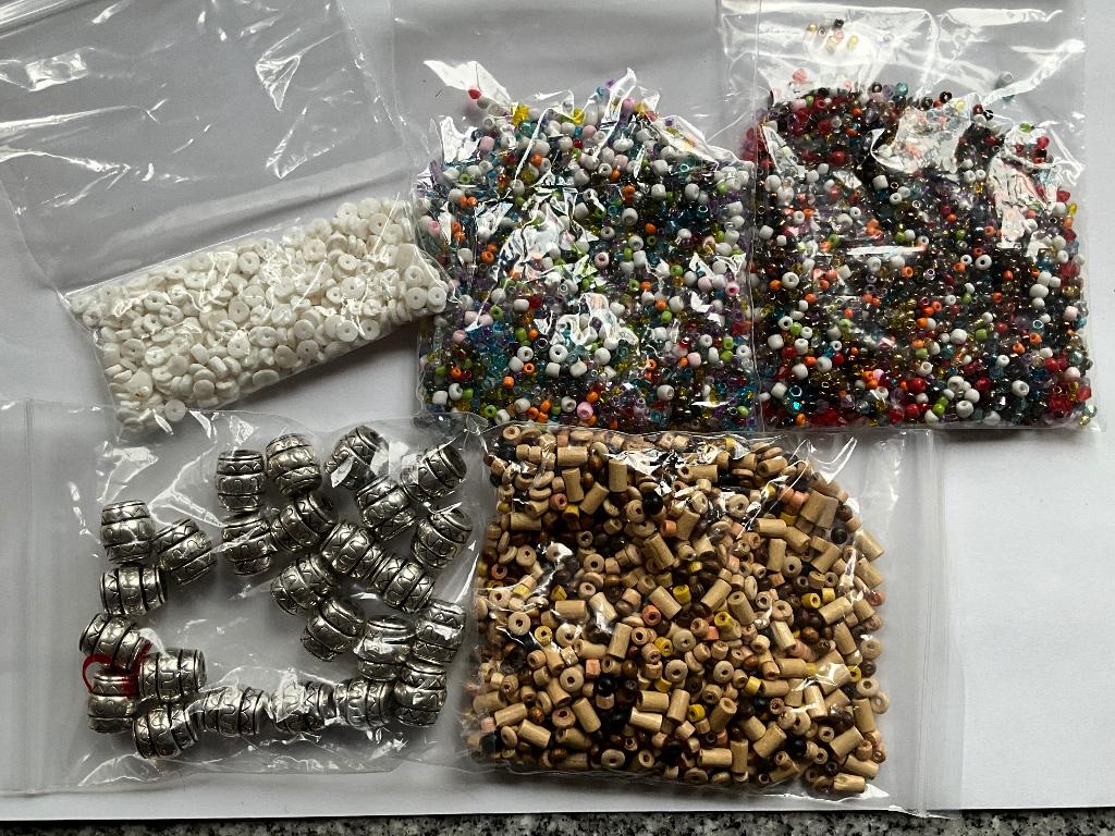 verschillende soorten kralen zie foto,s, Kraal, Nieuw, Ophalen of Verzenden, Verschillende soorten kralen zie foto,s