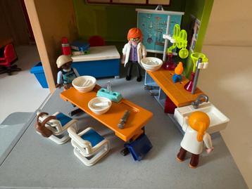 PLAYMOBIL City Life Scheikundelokaal 9456 beschikbaar voor biedingen