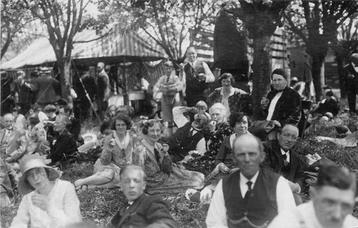 (380-257-035) Fotokaart beschikbaar voor biedingen