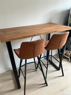 Houten hoge tafel met 4 cognac kleurige krukken, Ophalen, Zo goed als nieuw