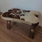 Vintage voetenbank koeienhuid  kamelenzadel, ottoman,, Huis en Inrichting, Minder dan 50 cm, Verzenden, Zo goed als nieuw, Rechthoekig
