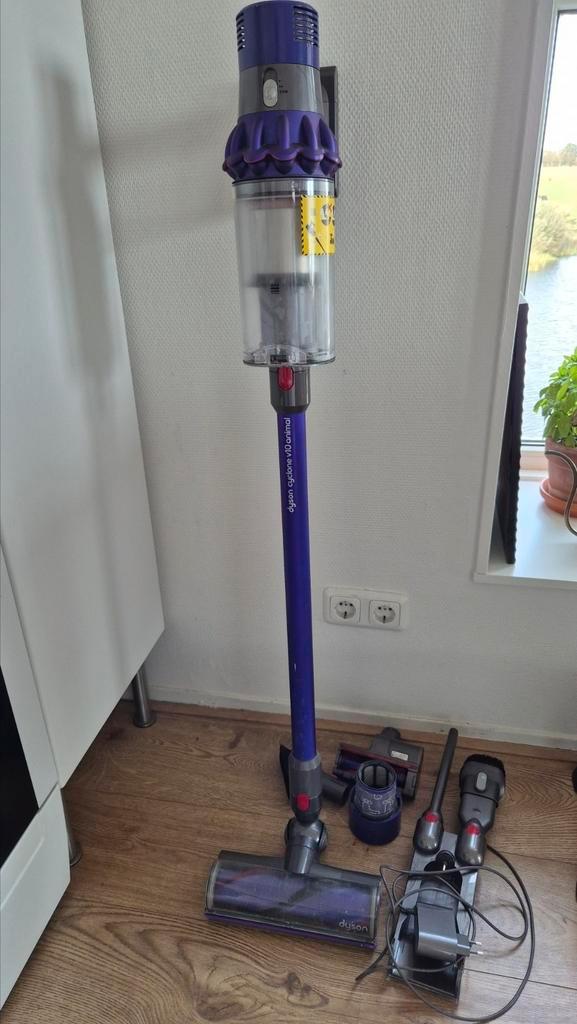 Dyson v10 animal, Witgoed en Apparatuur, Stofzuigers, Niet werkend, Stofzuiger, Minder dan 1200 watt, Reservoir, Ophalen of Verzenden