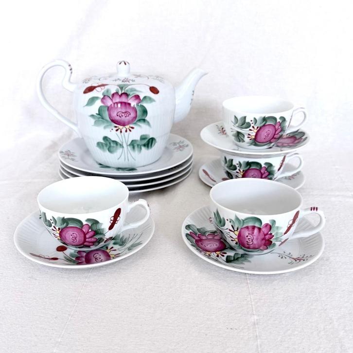 Prachtig ontbijt-thee servies East Frisian Rose - AW, Huis en Inrichting, Keuken | Servies, Zo goed als nieuw, Overige typen, Overige stijlen