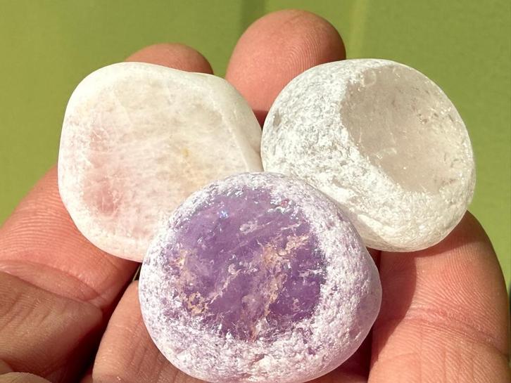 Gouden driehoek EMA egg amethist bergkristal rozenkwarts set, Verzamelen, Mineralen en Fossielen, Mineraal, Ophalen of Verzenden