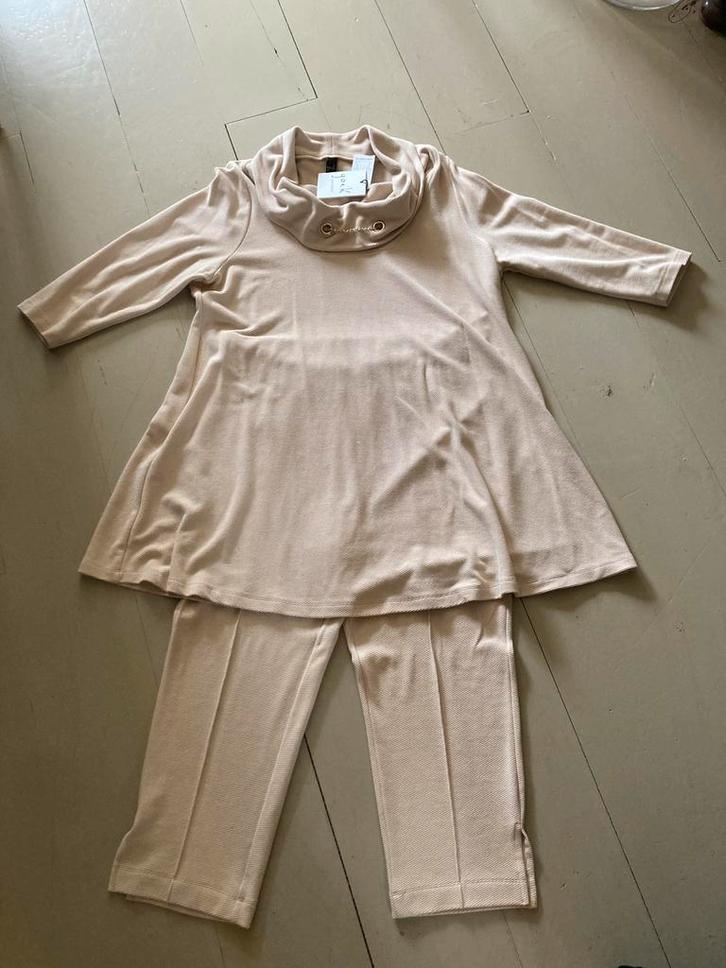 Tuniek en broek Yoek, 48, Kleding | Dames, Grote Maten, Zo goed als nieuw, Blouse of Tuniek, Zwart, Ophalen of Verzenden