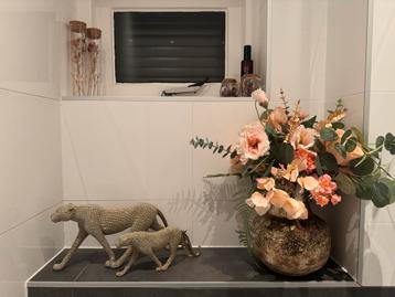 Decoratieve items voor in huis beschikbaar voor biedingen