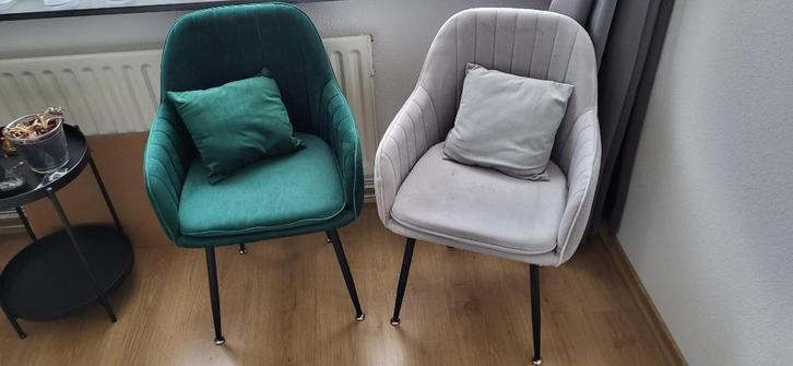2 Mooie bijna nieuwe stoelen. Stonden hier op de slaapkamer., Huis en Inrichting, Stoelen, Zo goed als nieuw, Twee, Stof, Overige materialen