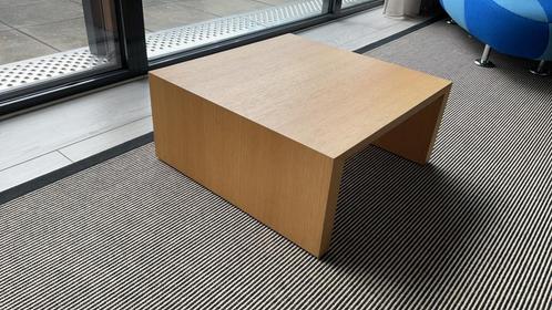 Arco bijzettafel. Model Deja Vu., Huis en Inrichting, Tafels | Bijzettafels, Gebruikt, Rechthoekig, 45 tot 60 cm, 55 tot 75 cm