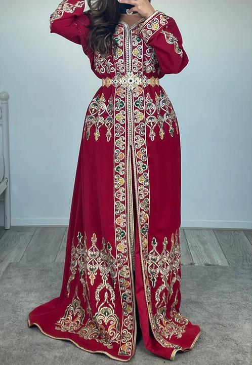 Takchita te huur €50,-, Kleding | Dames, Gelegenheidskleding, Zo goed als nieuw, Ophalen of Verzenden