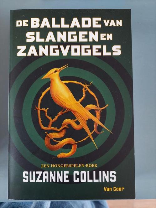 Suzanne Collins - De ballade van slangen en zangvogels, Boeken, Kinderboeken | Jeugd | 13 jaar en ouder, Zo goed als nieuw, Ophalen of Verzenden