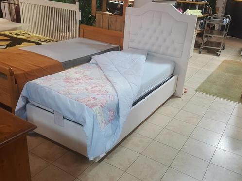 Mooie Één Persoons Bed met Opbergruimte., Kinderen en Baby's, Kinderkamer | Bedden, Gebruikt, 180 cm of meer, 85 tot 100 cm, Lattenbodem
