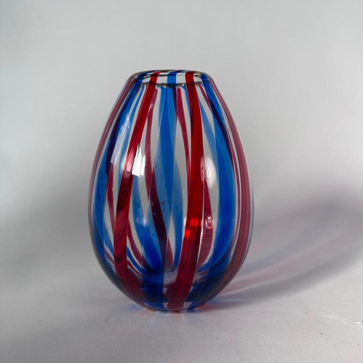 Handgeblazen glazen vaas – Murano, Antiek en Kunst, Antiek | Glas en Kristal, Ophalen of Verzenden