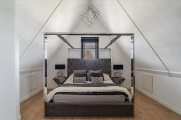 Luxe Tweepersoonsbed beschikbaar voor biedingen