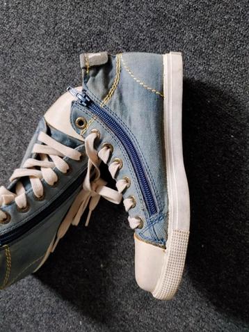 Hippe YCNY blauwe kinderschoenen maat 35. Nieuw beschikbaar voor biedingen