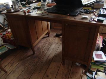 houten bureau vintage leuk voor student? beschikbaar voor biedingen