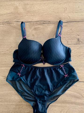 Prima donna set 90C voorg. Zwart met roze print beschikbaar voor biedingen