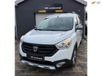Dacia Dokker 1.2 TCe S&S Stepway *Clima*Cruise*Stoelverwarmi, Auto's, Voorwielaandrijving, Stof, Gebruikt, Zwart