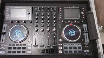 Numark NV2 Dj Controller Met flightcase/laptophouder beschikbaar voor biedingen