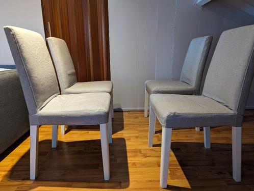 4x Eetkamerstoel IKEA (Bergmund), Huis en Inrichting, Stoelen, Zo goed als nieuw, Vier, Hout, Stof, Overige materialen, Grijs
