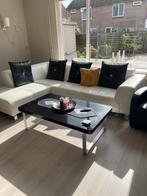 Rundlederen witte hoekbank met zwarte groote kussens ( leer), Ophalen of Verzenden, Zo goed als nieuw