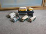 4 x  VW   T1  busjes  + 1x Caravan -1:43 - CARARAMA, Hobby en Vrije tijd, Modelauto's | 1:43, Ophalen of Verzenden, Auto, Overige merken